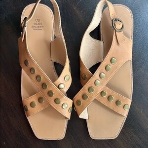 Oasis Society Kylie studded cross band Tan Sandals man made upper 9